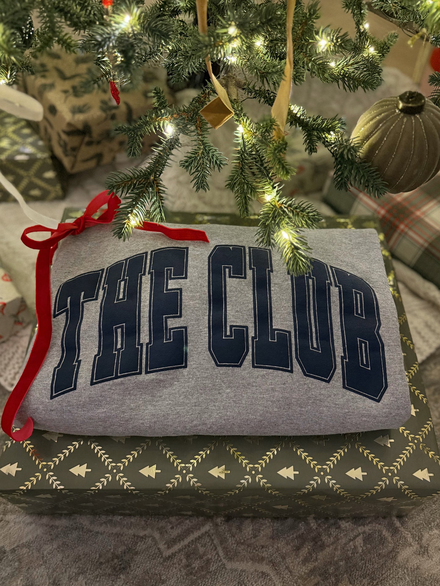 THE CLUB Crewneck Dark Heather Gray